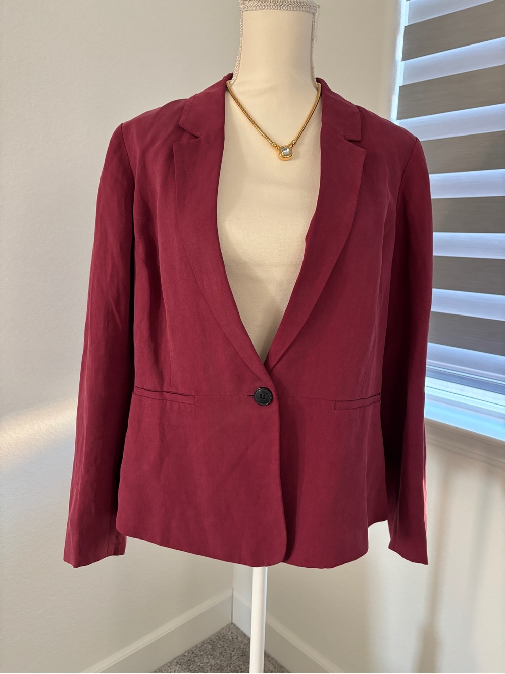 Pure Collection Wine-Red Single-Button Blazer